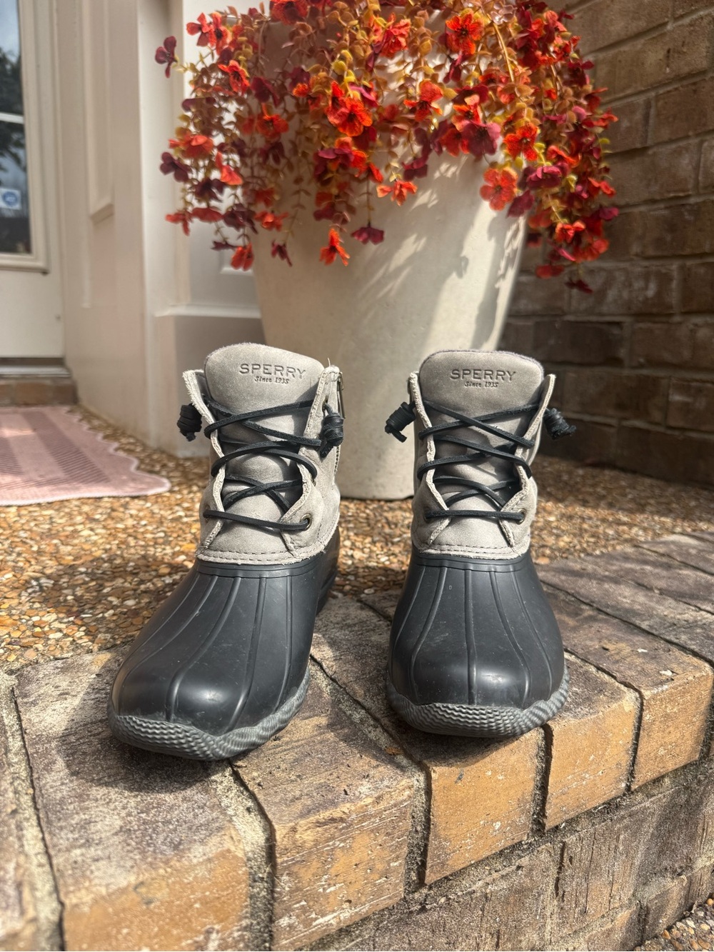 Sperry Women's Two-Tone Duck Boots in Gray and Black
